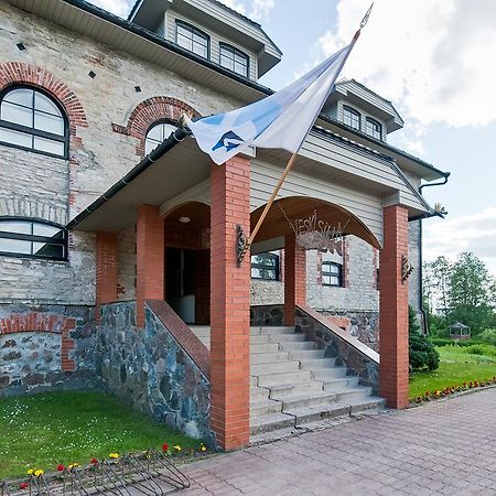 Veskisilla Hotel Türi Екстериор снимка