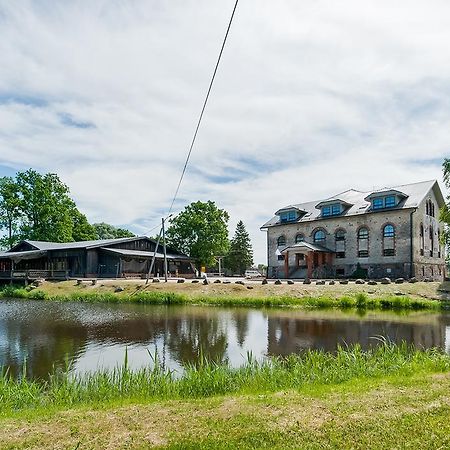 Veskisilla Hotel Türi Екстериор снимка