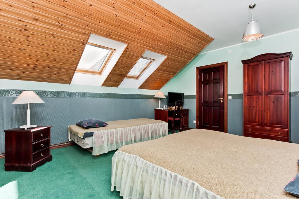 Veskisilla Hotel Türi Екстериор снимка