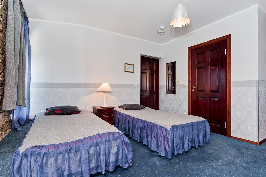 Veskisilla Hotel Türi Екстериор снимка
