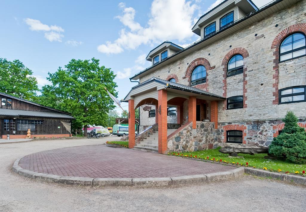 Veskisilla Hotel Türi Екстериор снимка