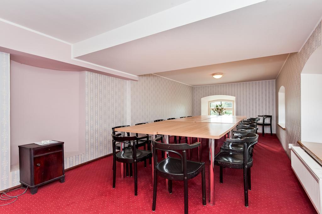 Veskisilla Hotel Türi Екстериор снимка