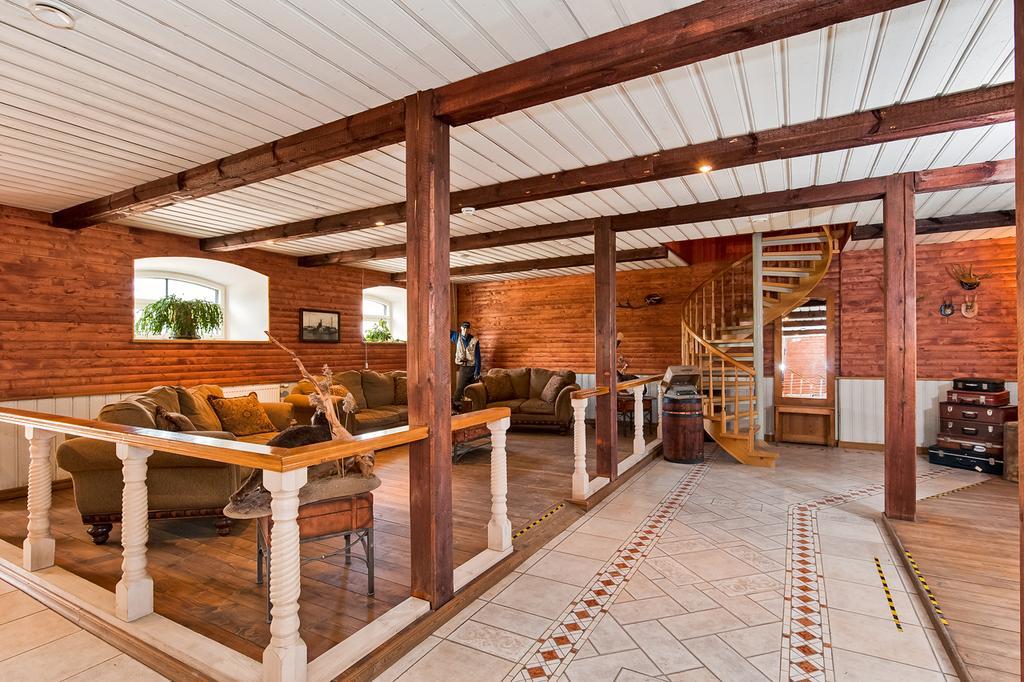 Veskisilla Hotel Türi Екстериор снимка