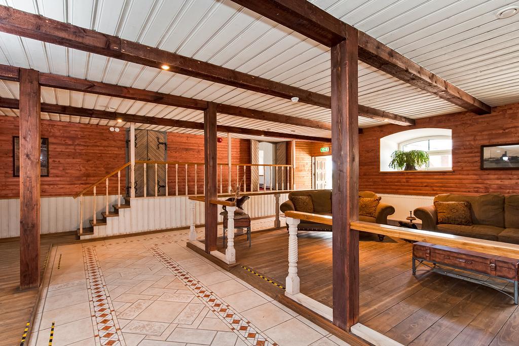 Veskisilla Hotel Türi Екстериор снимка