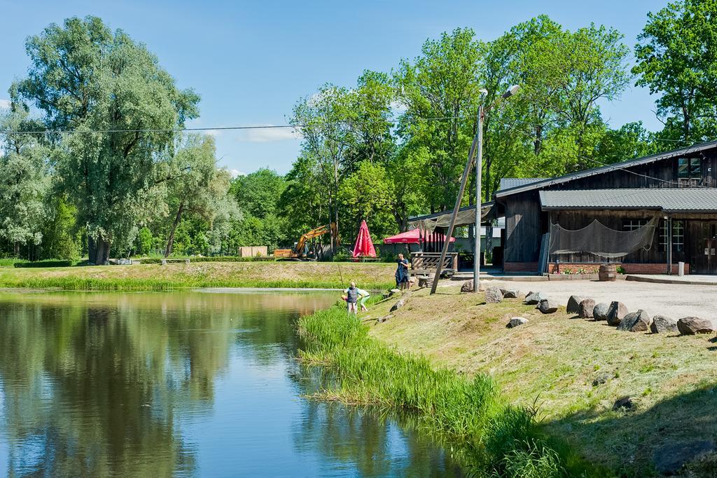 Veskisilla Hotel Türi Екстериор снимка