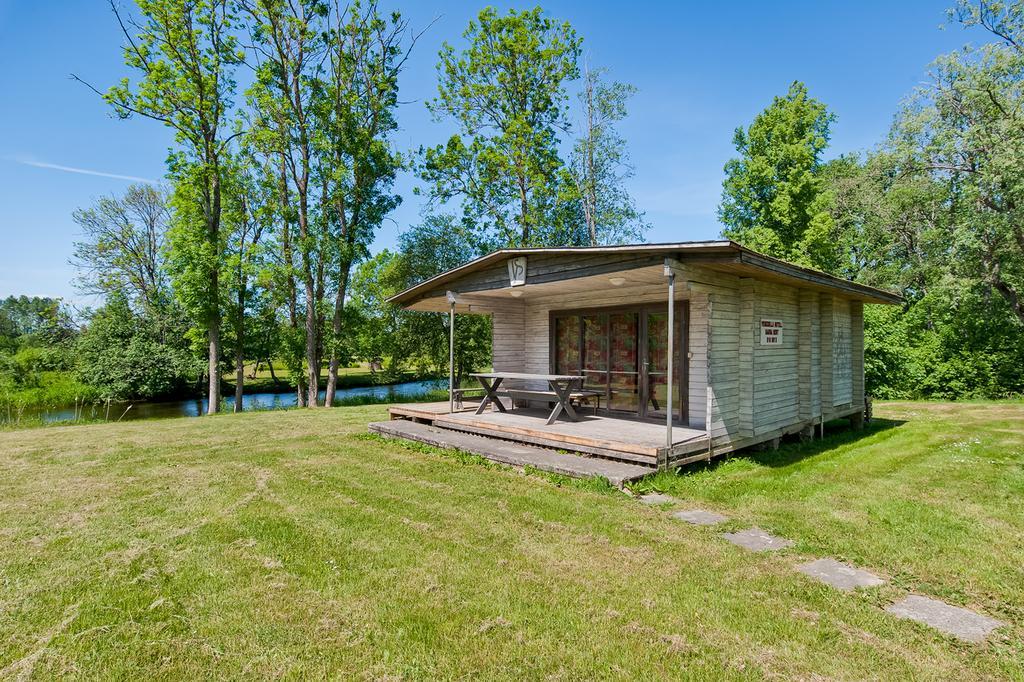 Veskisilla Hotel Türi Екстериор снимка