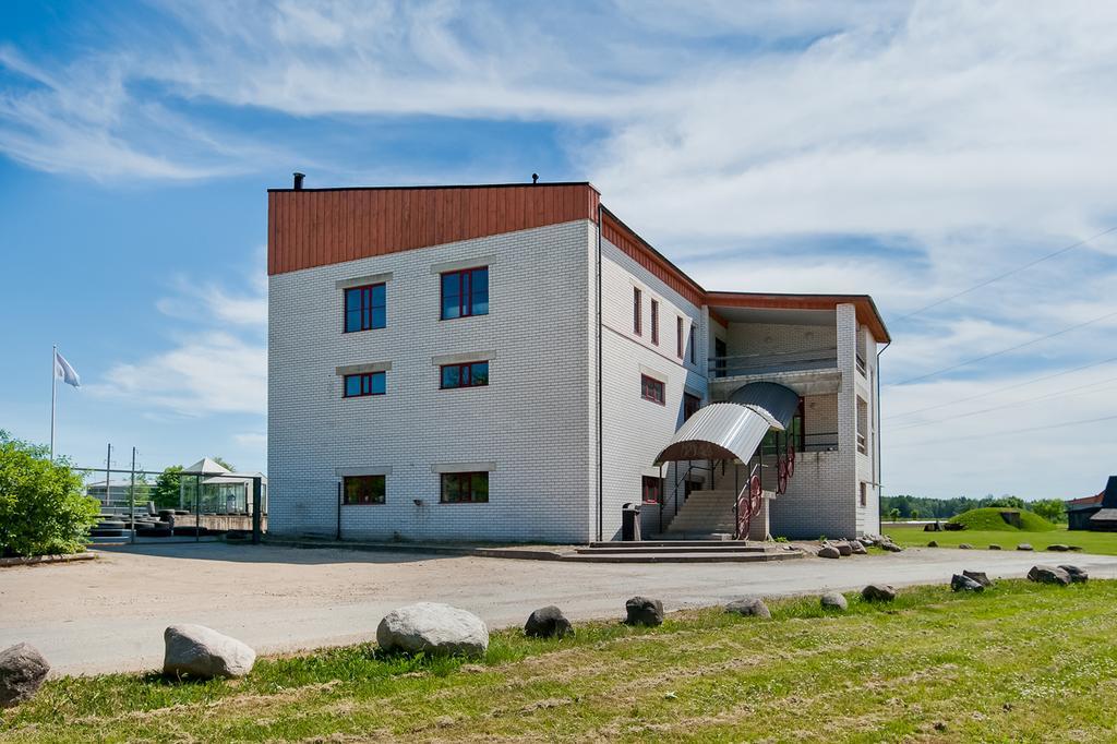 Veskisilla Hotel Türi Екстериор снимка